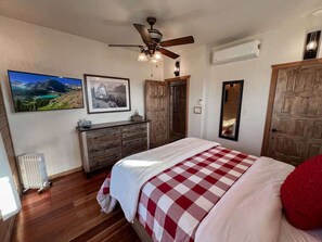 3 habitaciones, tabla de planchar con plancha, wifi y ropa de cama