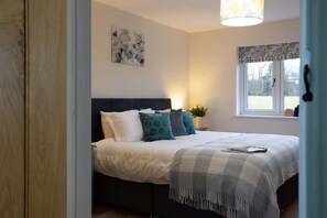 3 bedrooms, iron/ironing board, travel cot, WiFi - Brecon Beacons Cottage with Stunning Country Views (Myddfai)
