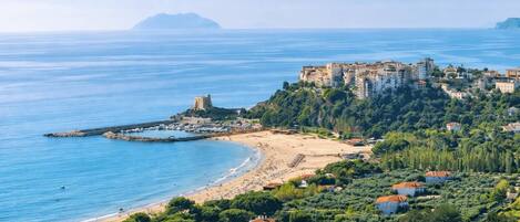 In Strandnähe, Liegestühle