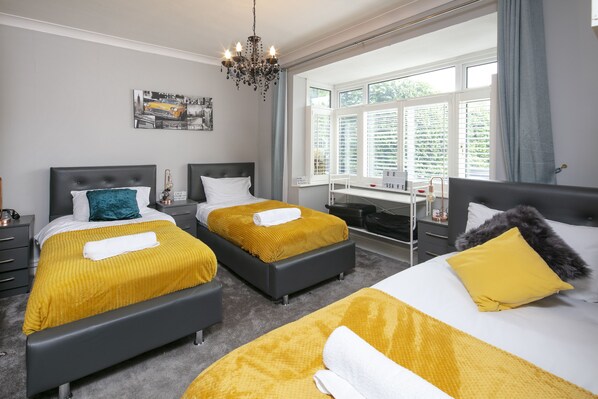 3 bedrooms - Urban Retreat Hot Tub Bar Ev Charger (Smethwick)