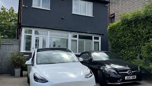 Property entrance - Urban Retreat Hot Tub Bar Ev Charger (Smethwick)