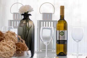 Apartment | Private kitchen | Full-sized fridge, microwave, oven, stovetop - GTD31502 - Art room of Athens - Hera (Palaio Faliro)