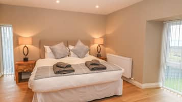 4 bedrooms, individually decorated, individually furnished, free WiFi