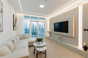 TV - Lavish 2BR with Spectacular Sea Views (Dubai)