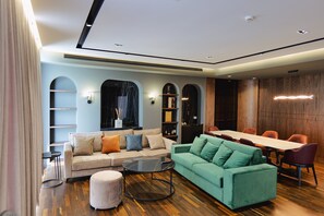 Suite – president | Minibar og sengetøy