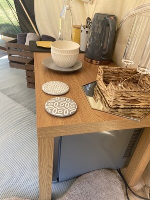 Cabin, 1 Queen Bed | Private kitchen | Fridge, microwave, oven, stovetop - Unique Star Gazer Bell Tent - Dog Friendly (Gaerwen)