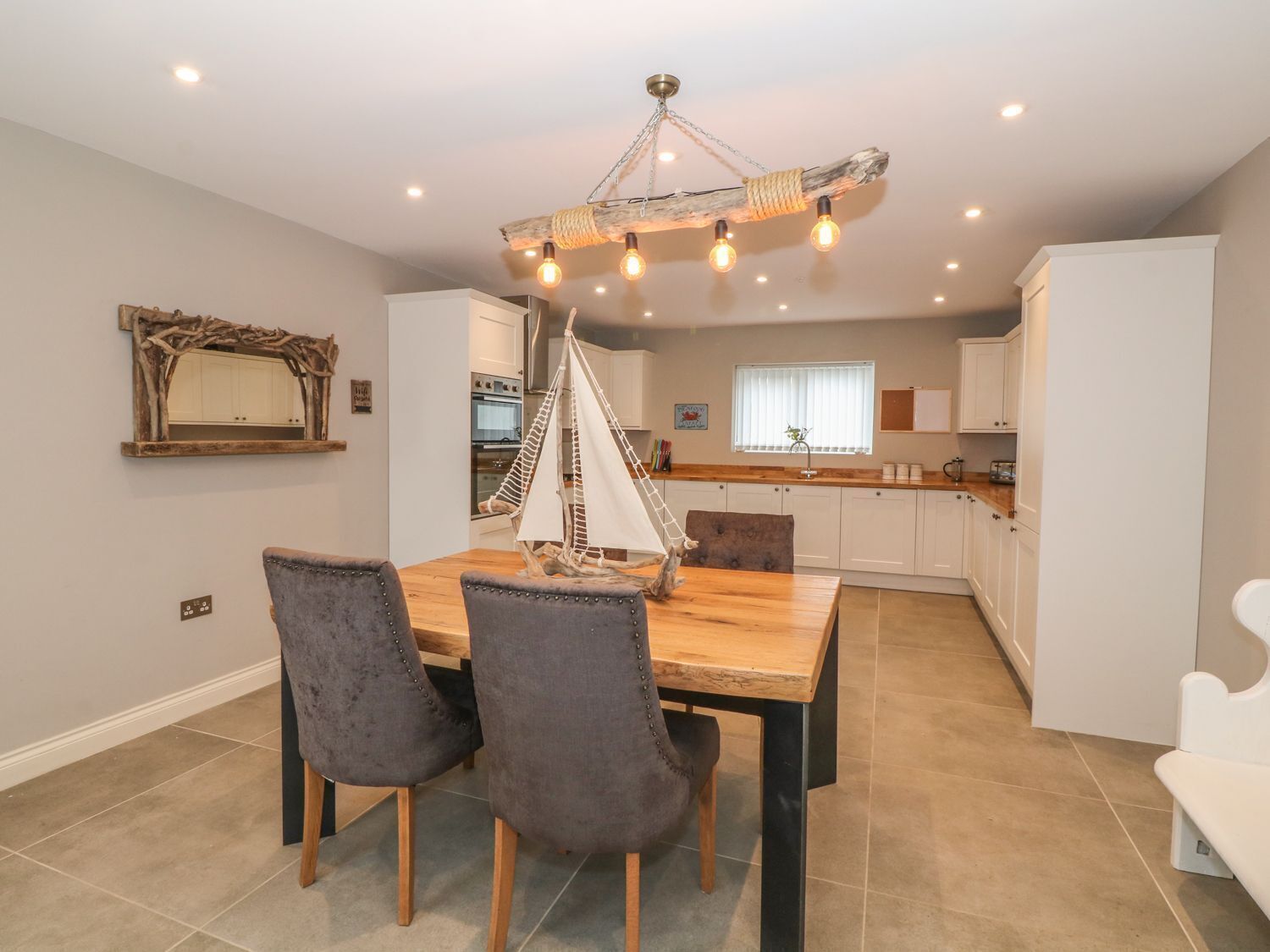 電冰箱、洗碗機、鍋具/餐盤/廚房用品