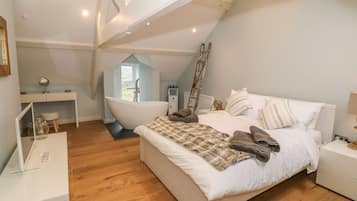 3 habitaciones, decoración personalizada y muebles diferentes