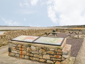 Property grounds - Fishermans Cottage (Bodorgan)