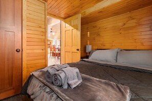 3 chambres, bureau, fer et planche à repasser, Wi-Fi gratuit