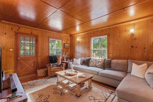 2 Bedroom Cabin in the Woods