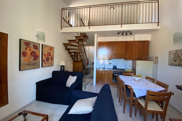 Smart-TV, Kamin, Bücher