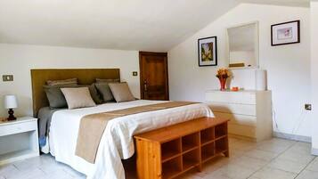 2 camere, culla da viaggio, Wi-Fi gratuito, lenzuola