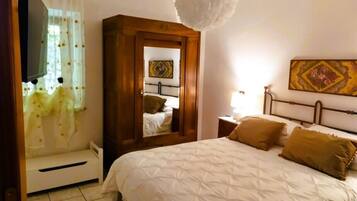 2 camere, culla da viaggio, Wi-Fi gratuito, lenzuola