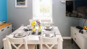 Cottage | Dining