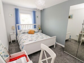 2 bedrooms, individually decorated, individually furnished, free WiFi