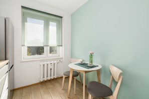 Appartamento, 1 camera da letto, balcone | Pasti in camera