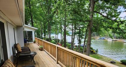 Fabulous, Pristine Lakefront Home; Hot Tub, Gated Community - Play, Swim, Relax