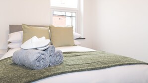 Apartment, Private Bathroom, City View (3 Saville Flat Sunderland) | Interior - City Center Top Floor Executive Flat (Sunderland)