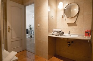 Standard Studio, Private Bathroom | Bathroom - Merced10 3E (Málaga)