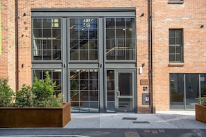 Luxe appartement, en-suite badkamer (Apartment 8) | Exterieur