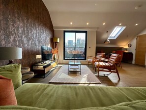 Luxury Apartment, Ensuite (Apartment 8) | Lounge