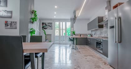 8 Bedroom Apartment in Reggio Emilia Center