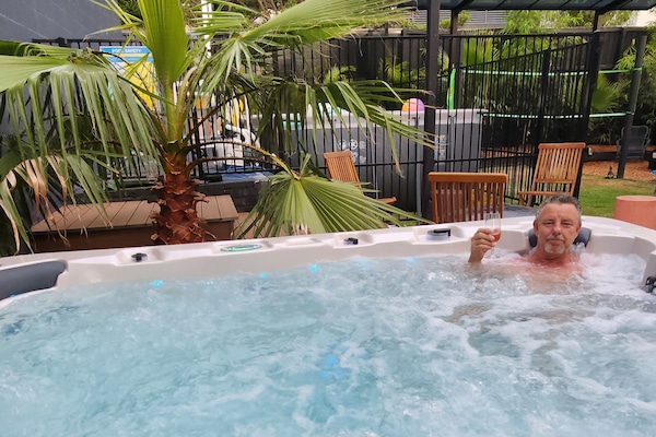 Bain à remous extérieur