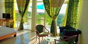 Verdunkelungsvorhänge, Bügeleisen/Bügelbrett, kostenloses WLAN