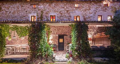 ATERPEA, accommodation space for 12 guests at Amaloka Holiday Home.