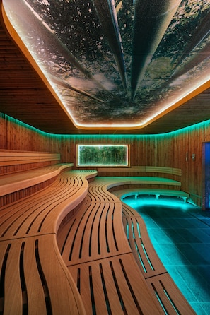 Behandelingskamers voor koppels, een sauna, een bubbelbad, een stoombad