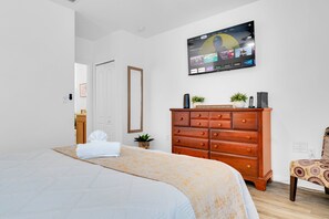 5 kamar tidur dan didekorasi berbeda-beda