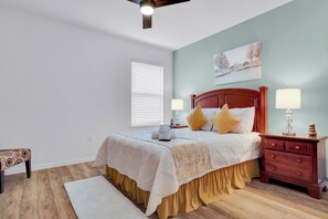 5 bedrooms, individually decorated, individually furnished -  A-POP of Sunshine  (Davenport)