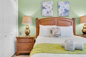 5 bedrooms, individually decorated, individually furnished -  A-POP of Sunshine  (Davenport)