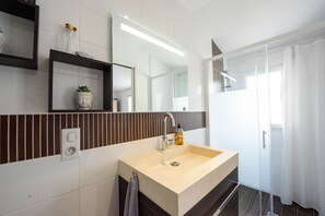 Bathtub, hair dryer - House for 6 between salt marshes and beaches (Saint-Hilaire-de-Riez)