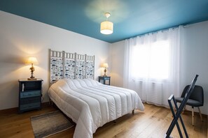 3 chambres, fer et planche à repasser, Wi-Fi gratuit