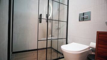Family Room | Bathroom
