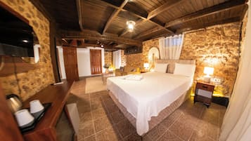 Traditional Double Room | 2 bedrooms, Egyptian cotton sheets, premium bedding, minibar