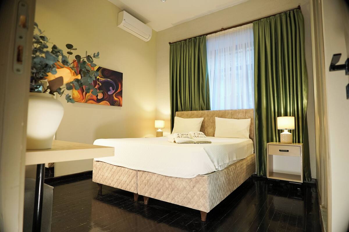 Phòng dành cho gia đình | Bộ trải giường bằng vải cotton Ai Cập, bộ đồ giường cao cấp, minibar 