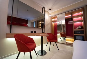 Deluxe Room, 1 Queen Bed, Non Smoking, Balcony | Premium bedding, down comforters, memory foam beds, minibar - Best Western Plus Sabaudia Hotel (Sabaudia)