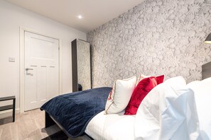 1 bedroom, desk, iron/ironing board, free WiFi - Liverpool One Bed Apartment -Close to Liverpool City, Hospitals and Universities (Fairfield)