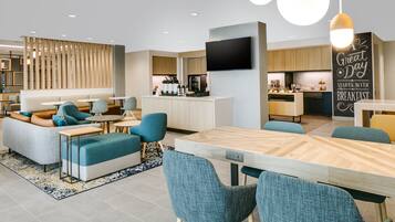 Free daily continental breakfast