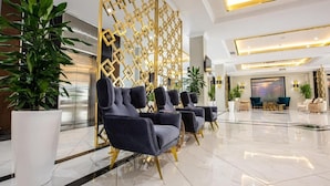 Lobby sitting area - Wyndham Garden Tashkent (Tashkent)
