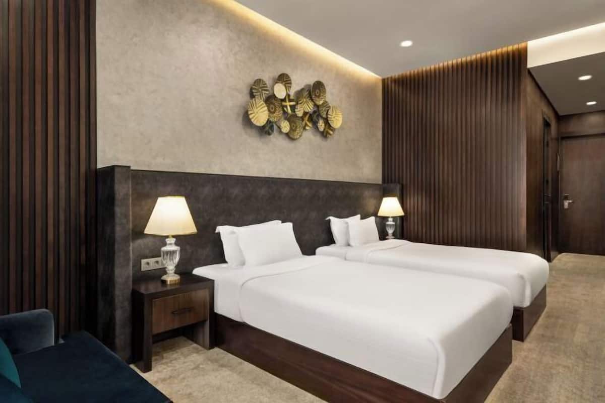 Minibar, in-room safe, laptop workspace, soundproofing