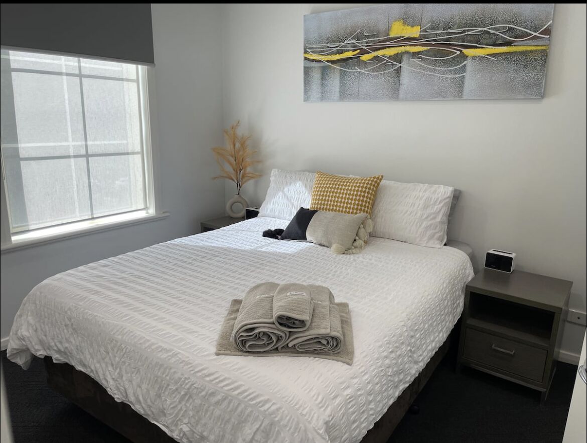 2BD Apt BEST LOCATION CHAPEL ST