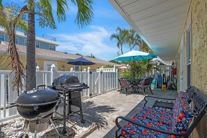 House, 2 Bedrooms | Outdoor dining - Sea Pirate 5 2 Bedroom Home by RedAwning (Holmes Beach)