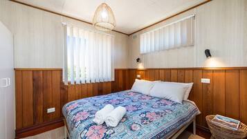 2 bedrooms, bed sheets