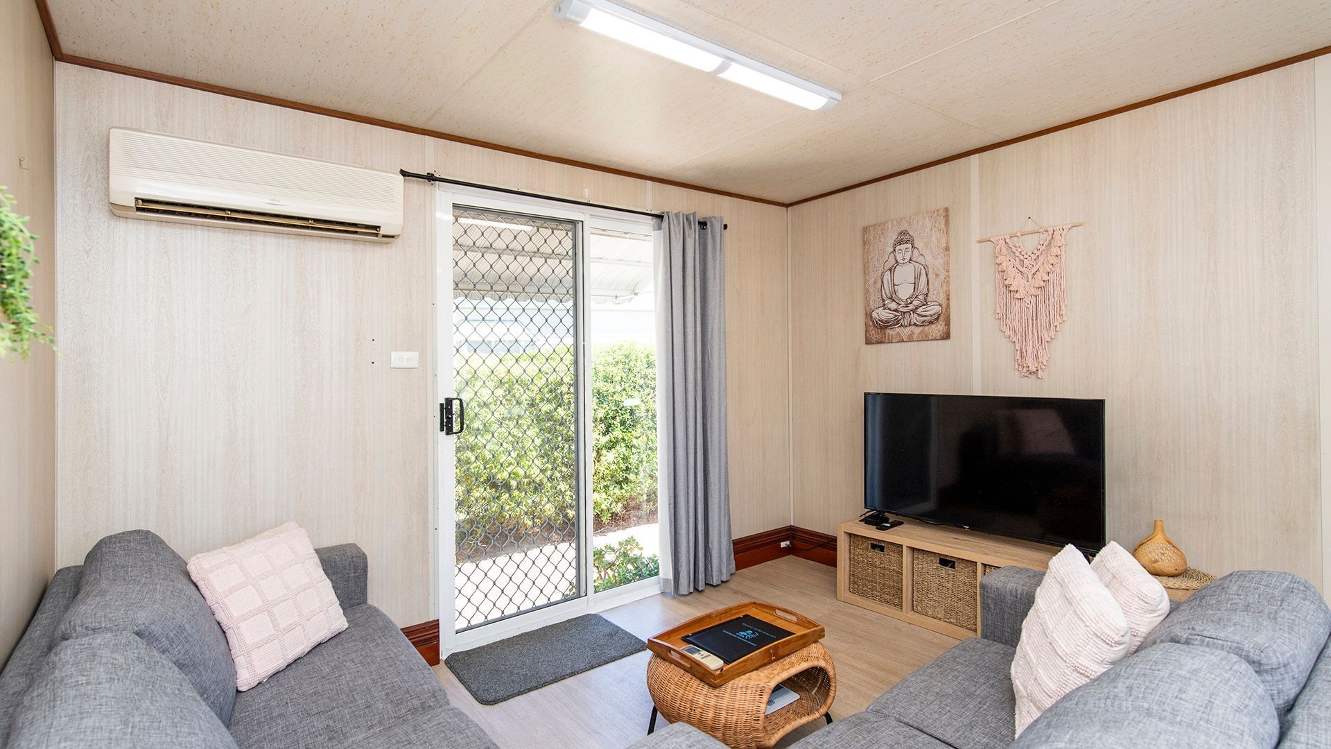 Smart TV y reproductor de DVD 