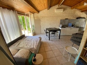 1 camera, ferro/asse da stiro, Wi-Fi gratuito, lenzuola