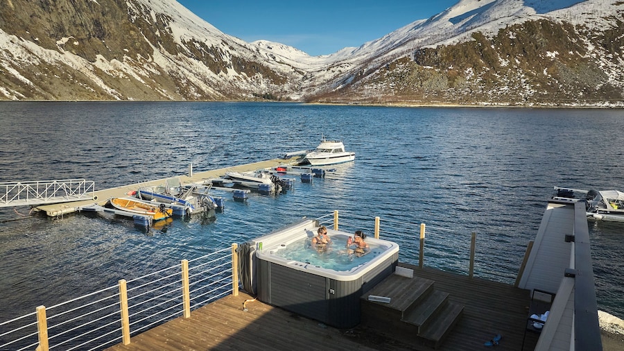 Senja Fjordcamp - Senja by Heart